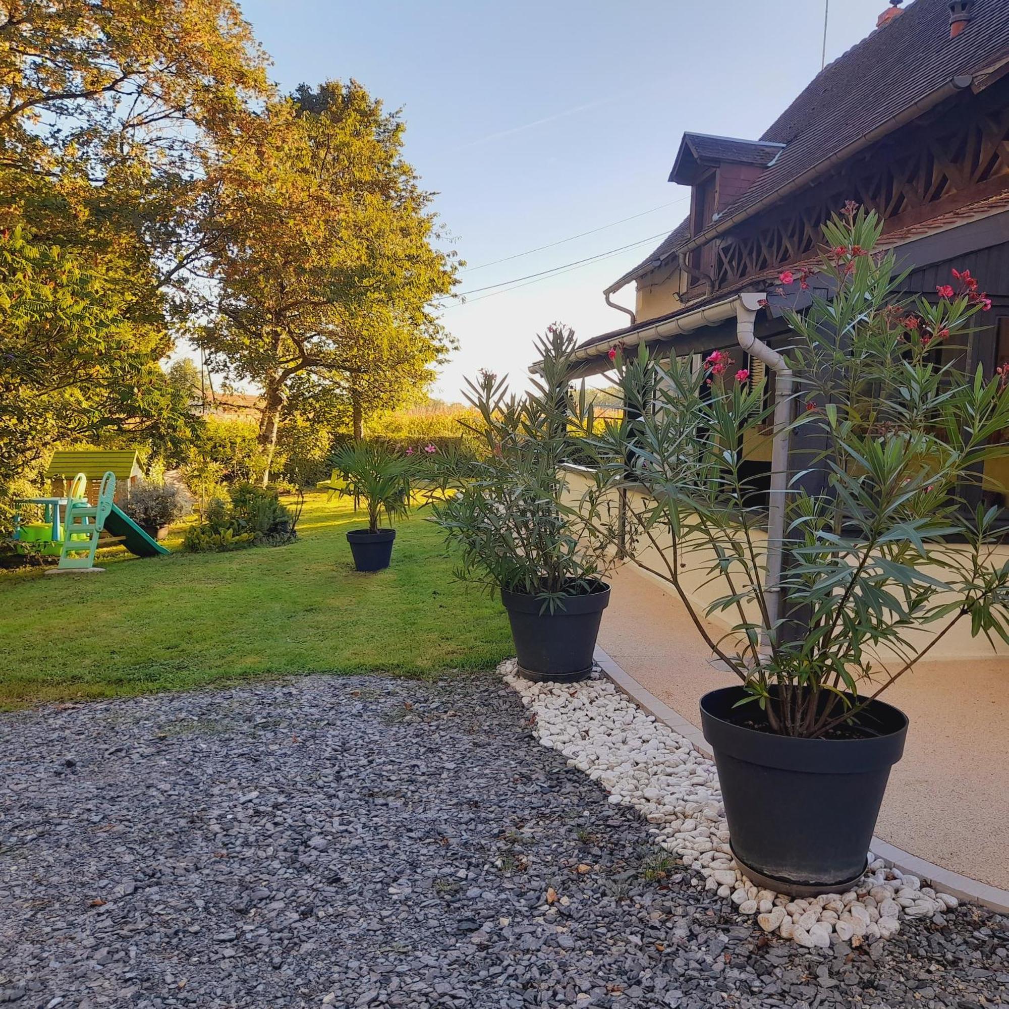 Gite Les Vignes Du Chateau - 4 Personnes Gehee Exteriér fotografie