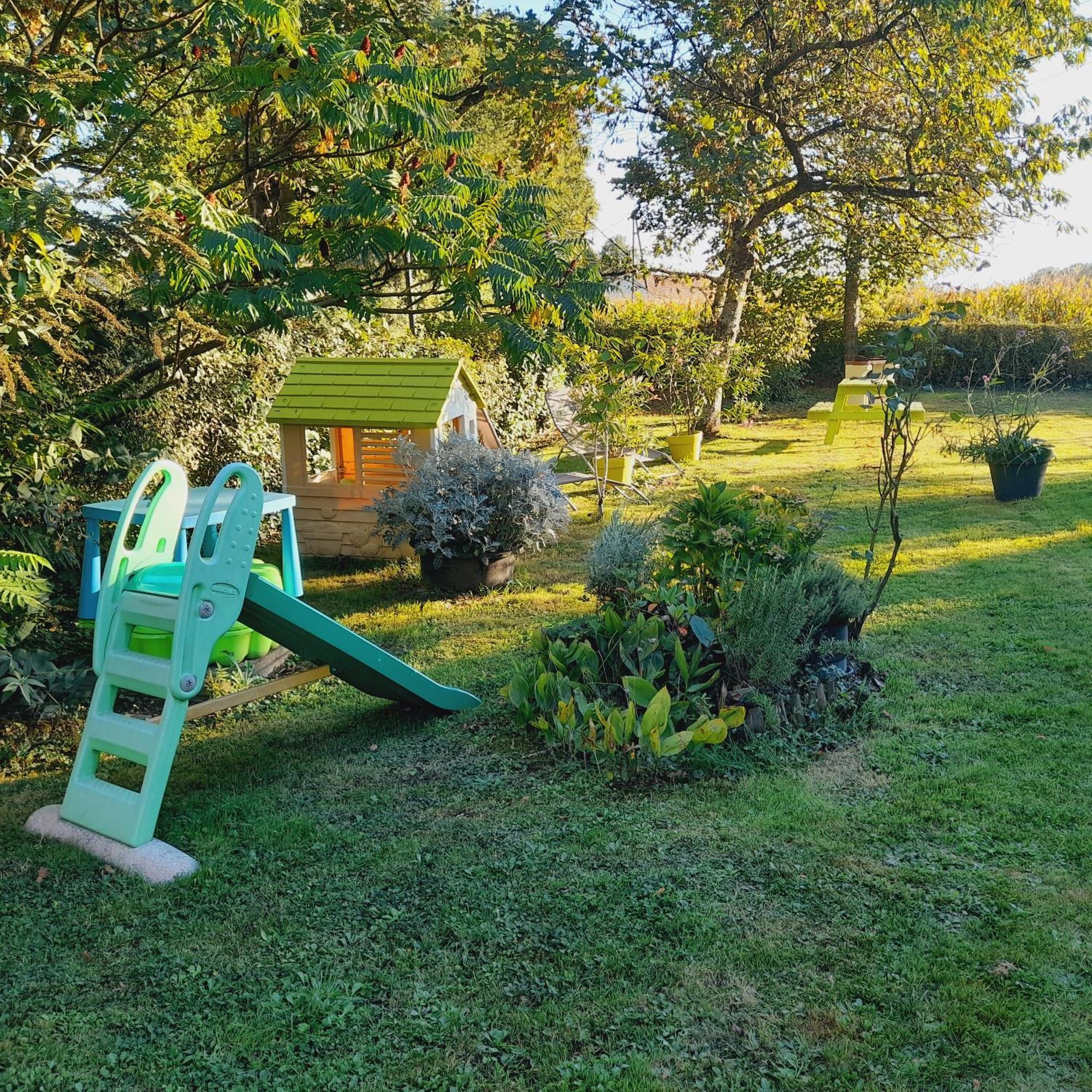 Gite Les Vignes Du Chateau - 4 Personnes Gehee Exteriér fotografie